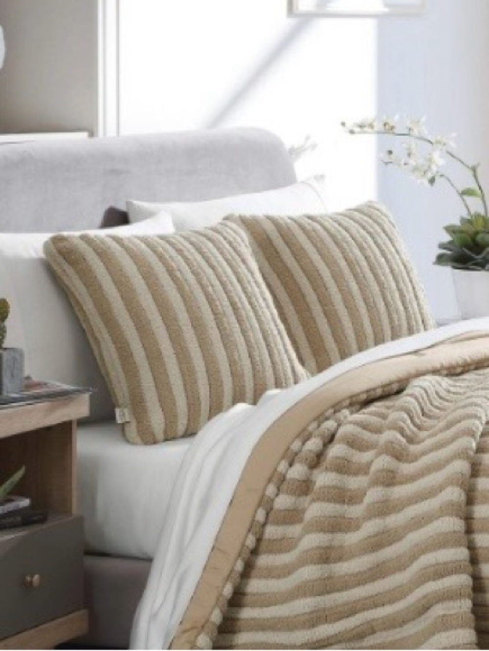 Sunday Citizen 2-tone ribbed pillow in biscotti/sahara/20” x 20”-NWT